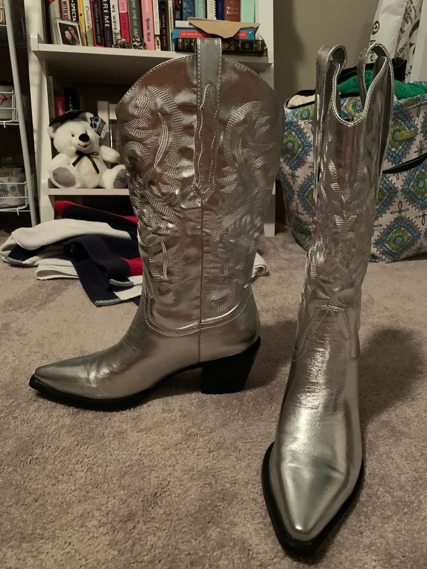 Silver Cowboy Boots Size 9 - Image 4
