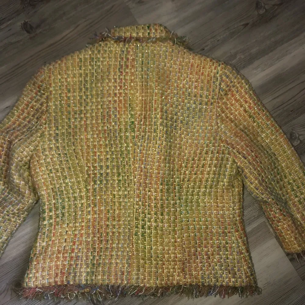 Light weight blazer, has some sparkle, girly, business casual Size 10P - Image 2