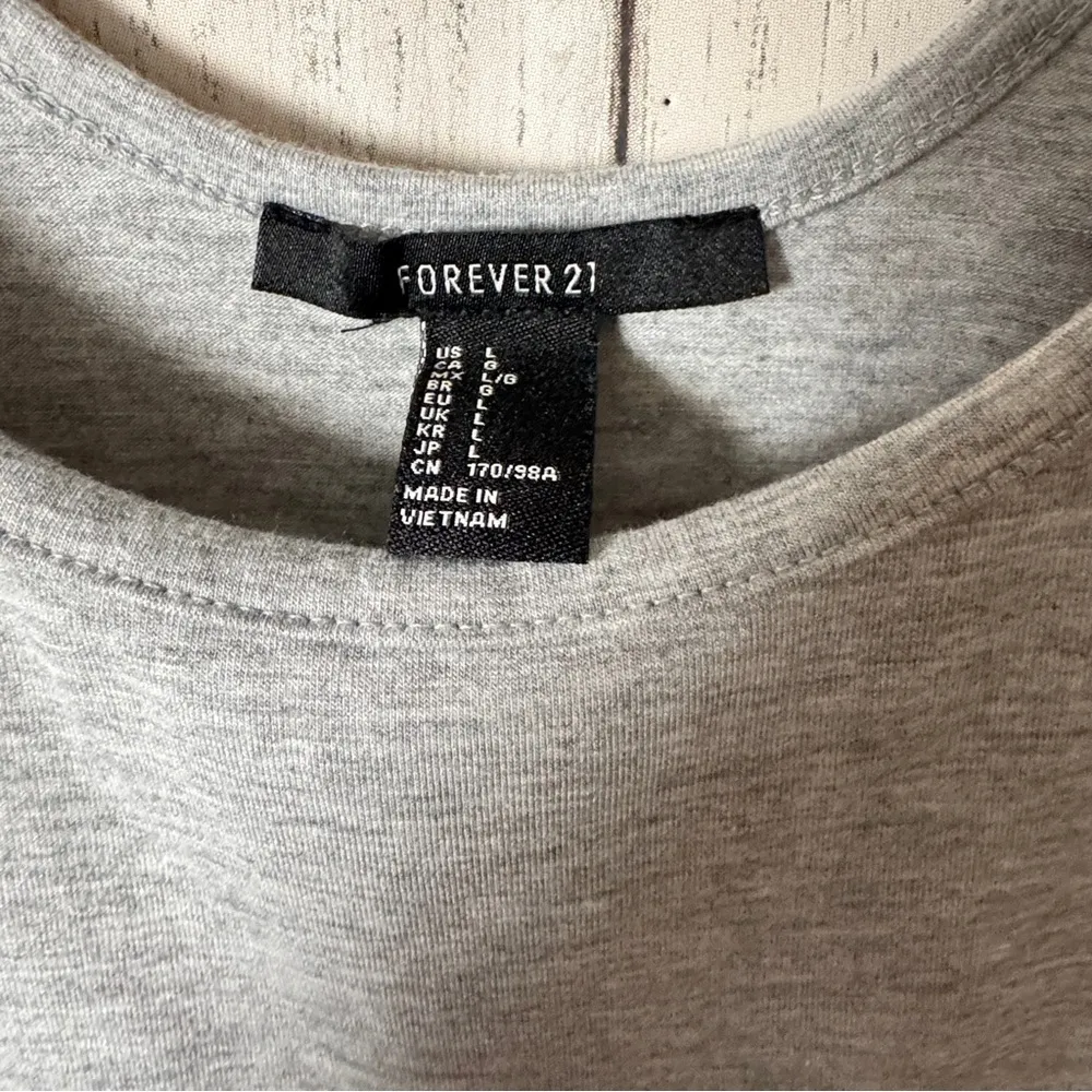 Forever 21 Sleeveless Gray Snap Closure Bodysuit Sz L - Image 3