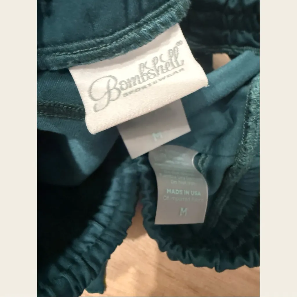 Bombshell Sportswear 2 piece set! - Image 5