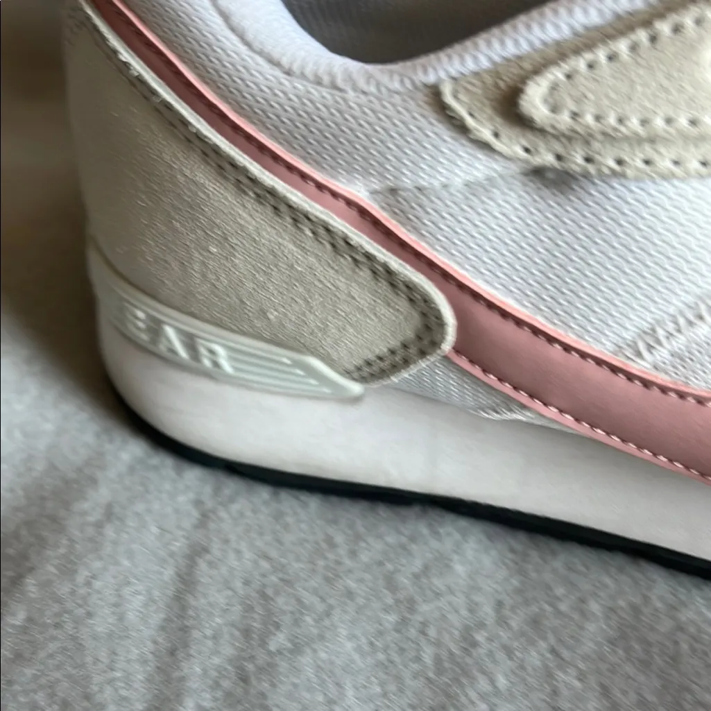 Nike Venture Runner White and Pink Sneakers with Low-Top Design‎ Size 10 - Image 11