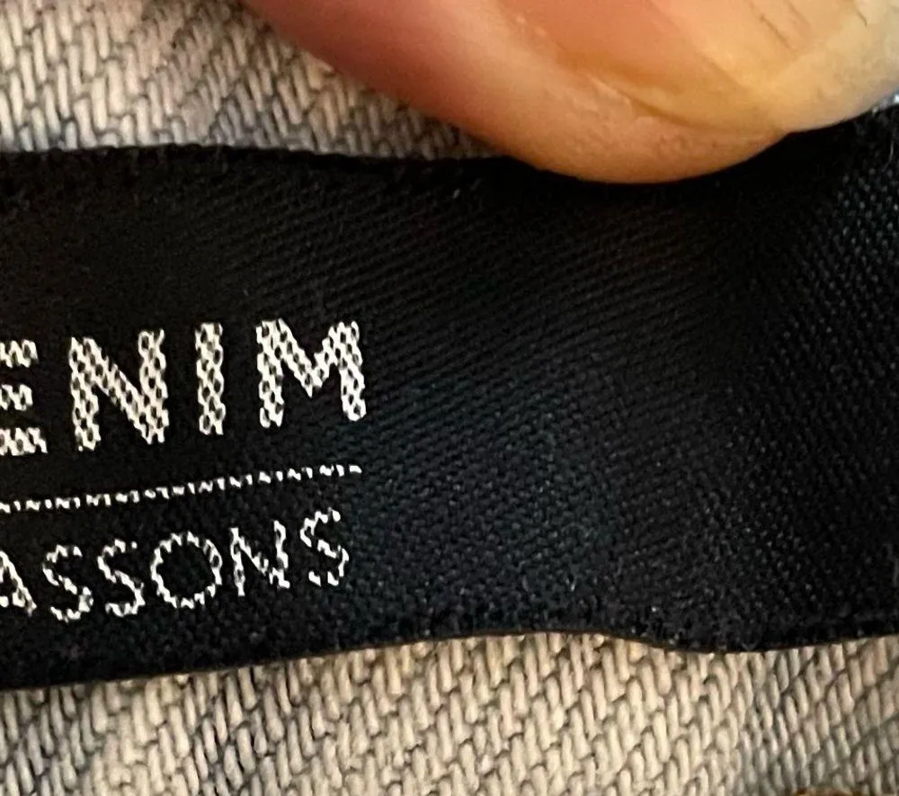 Glassons Denim light wash distressed overall shorts romper, size 8 boho spring - Image 6