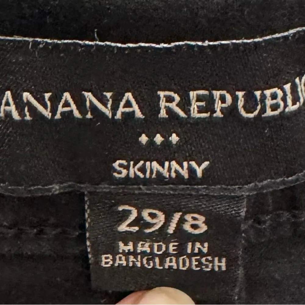 Banana Republic black satin skinny jeans, size 29/8 preppy minimalist comfort - Image 2