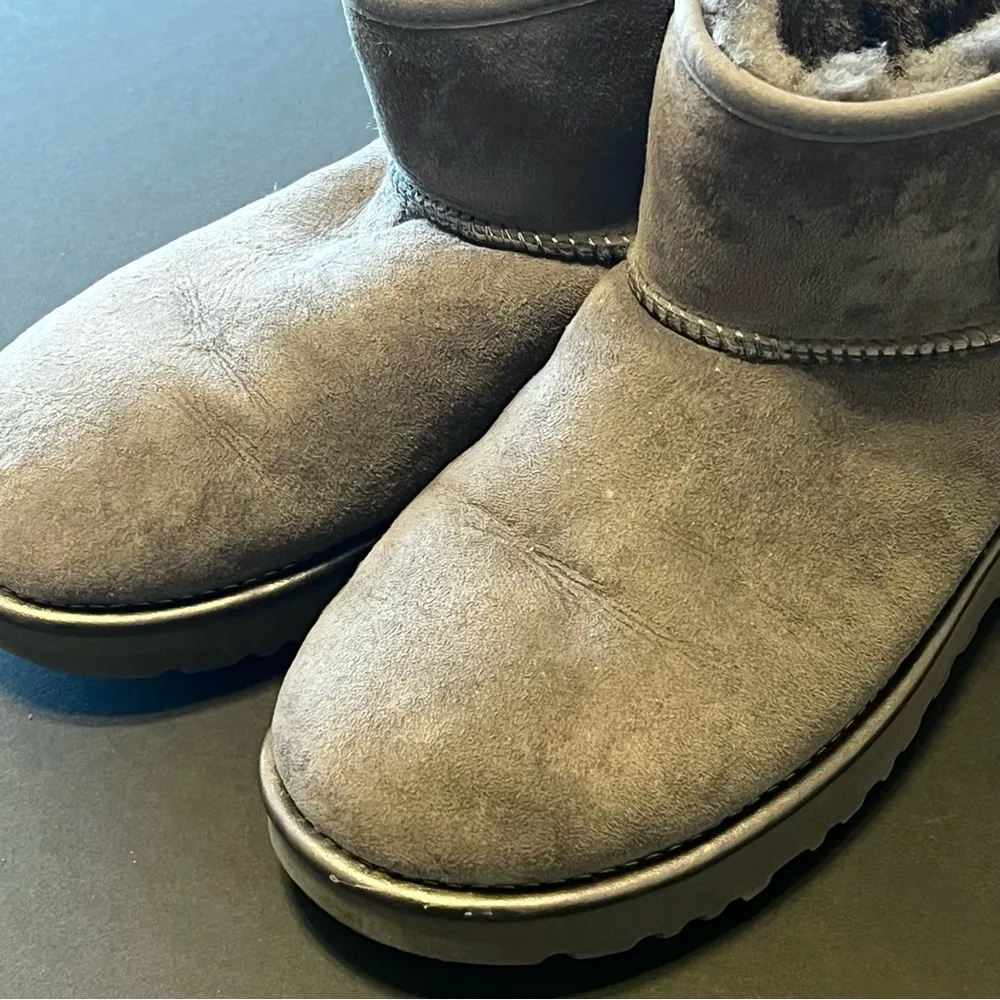 UGG Classic mini suede women’s boot, grey and metallic, shearling size 7US - Image 11