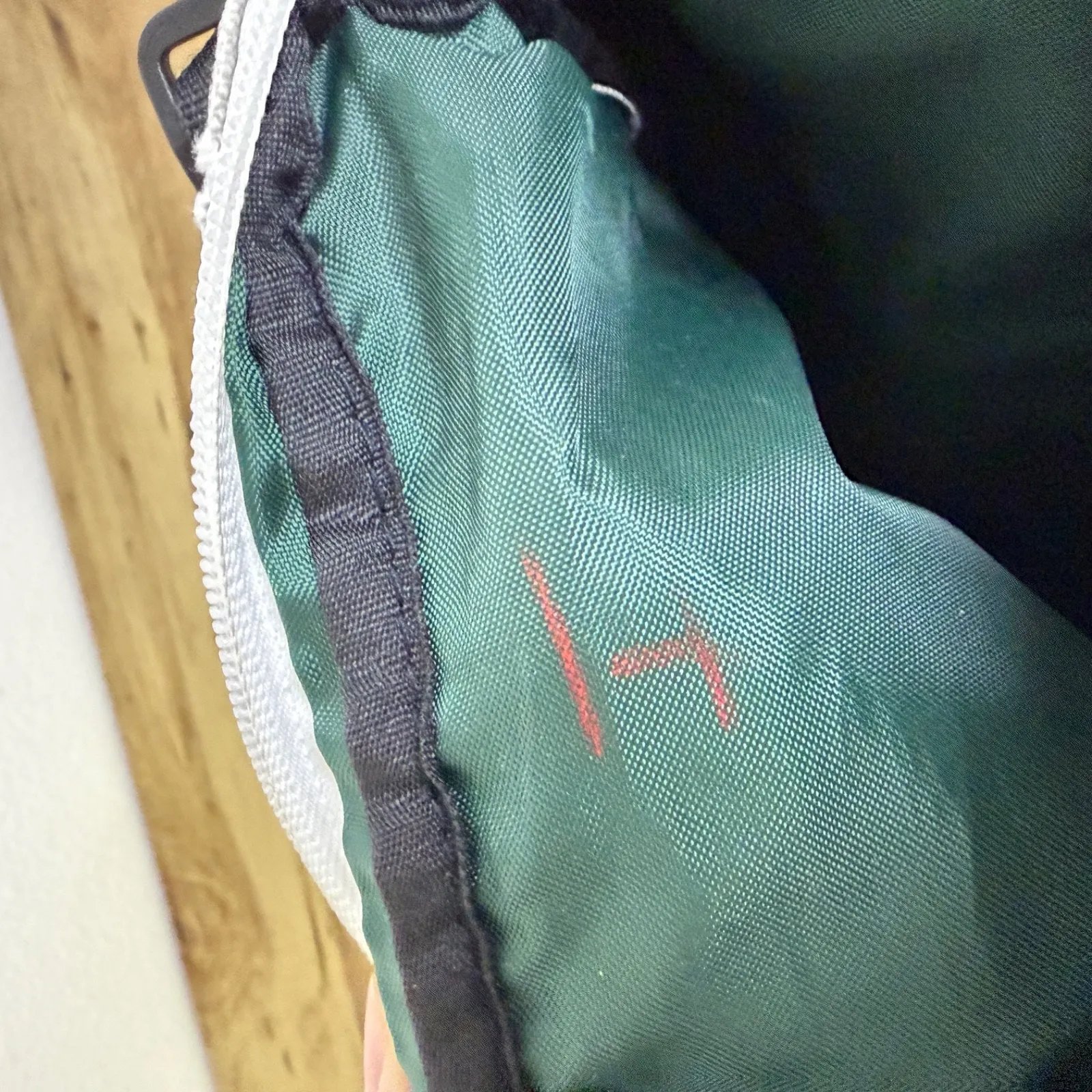 Kavu Wallop Crossbody Bag Purse Grey Multi Canvas Geometric Zip Pockets Rope - Image 6