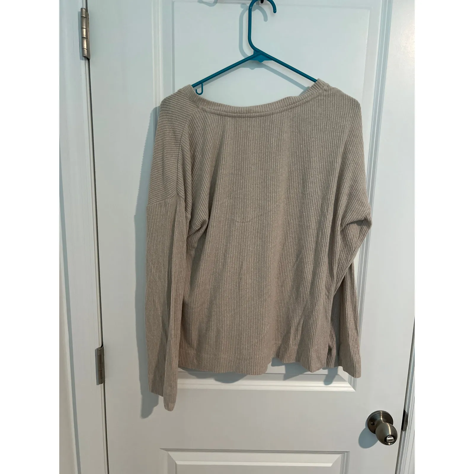 Tommy Bahama Island Soft Ribbed Top – Size Medium – Beige - Image 4