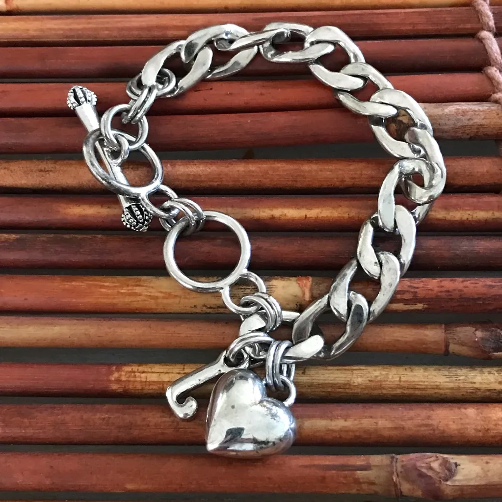 Juicy Couture Silver Tone Banner Heart Toggle Charm Bracelet - Image 3