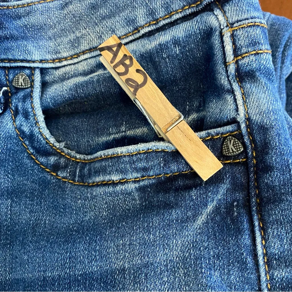 KUT High Rise Stevie Straight Leg‎ in Dark Wash minimalist size 10 - Image 7