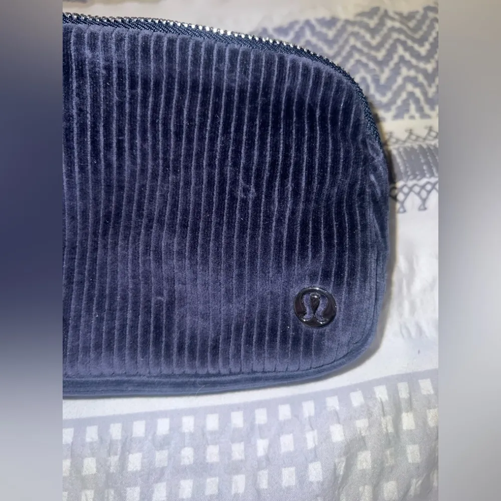 NWT Navy Lululemon corduroy belt bag 1L - Image 2