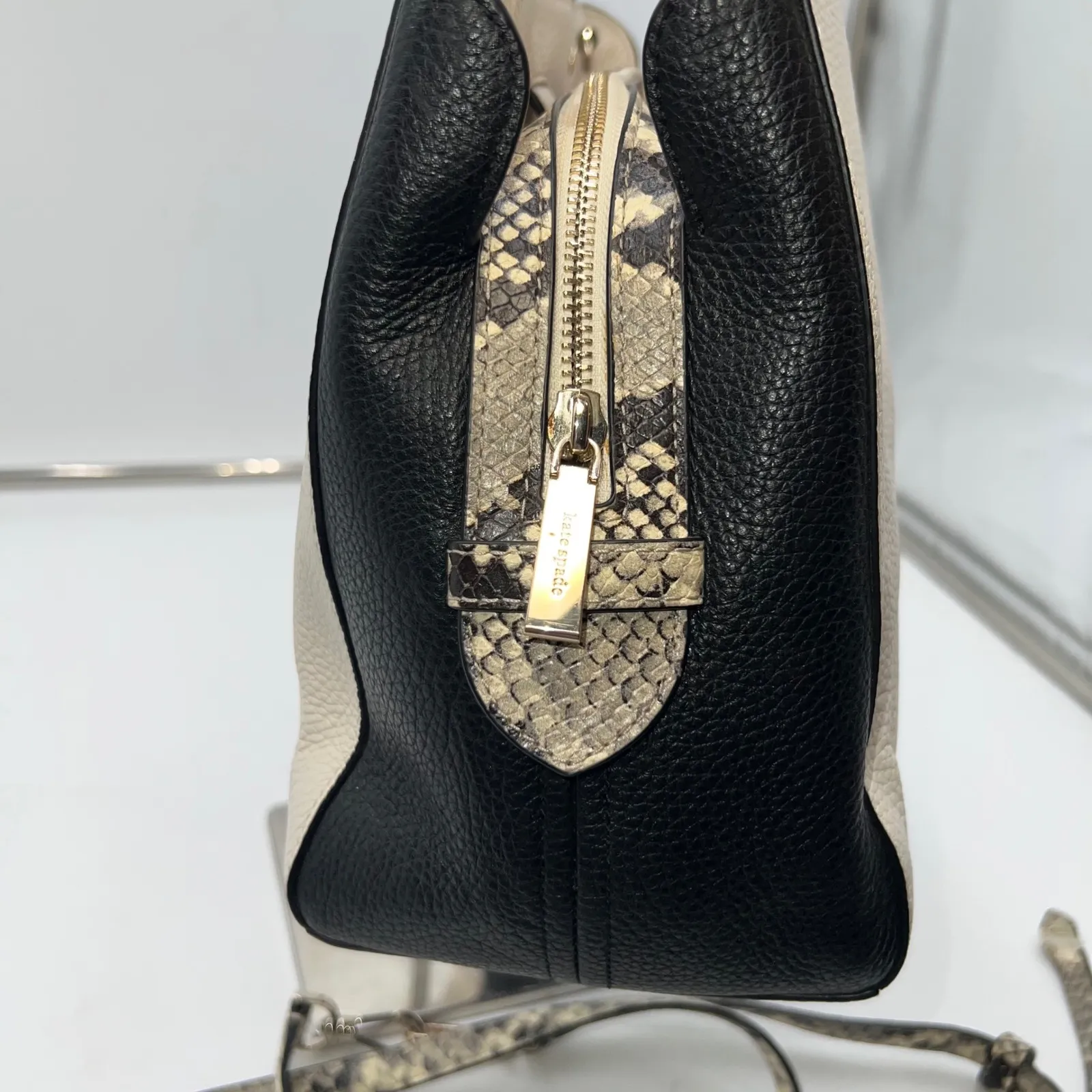 Kate Spade Satchel Crossbody Bag Snakeskin Handles Black Beige Leather Purse - Image 4