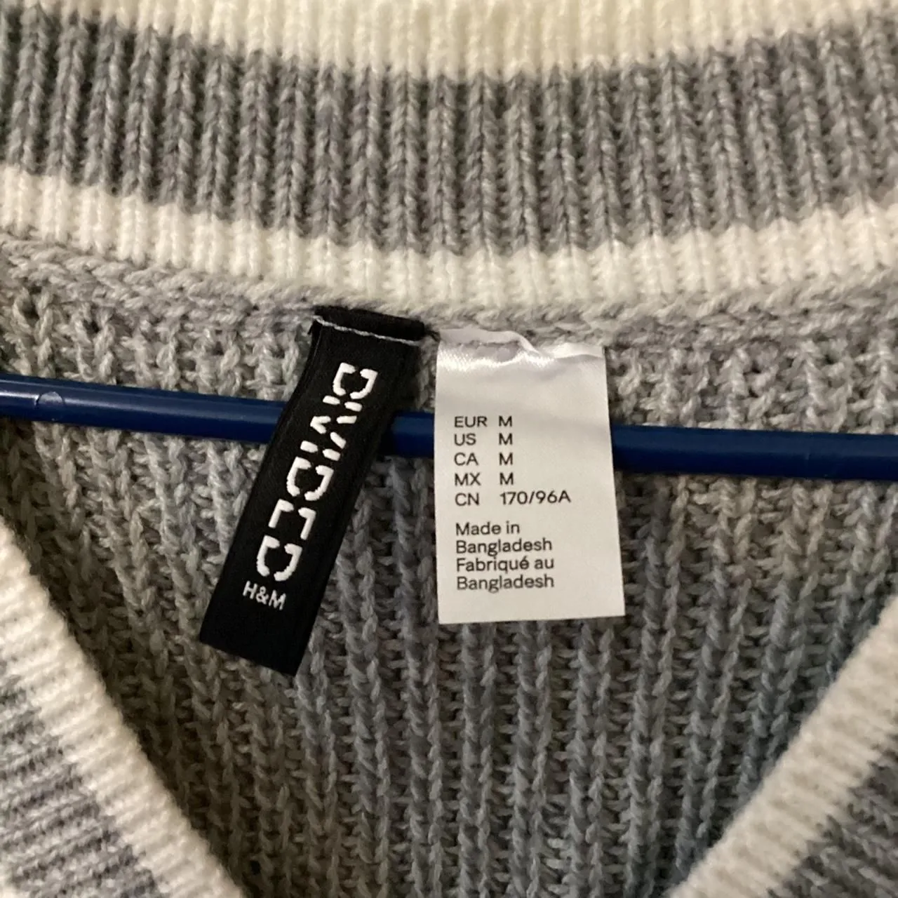 divided Women's Grey knit v neck vest size M - Image 4