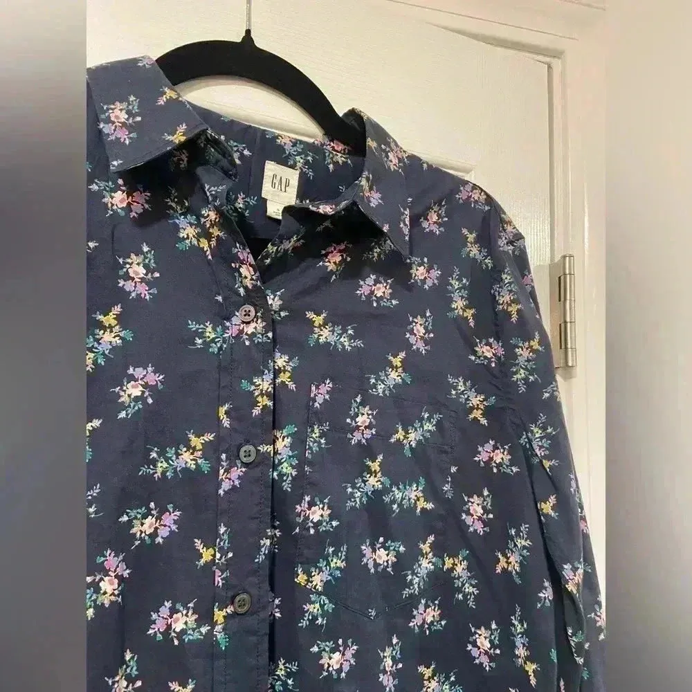 Gap Navy Blue Floral Cotton Long Sleeve Collared Button Down Size Small - Image 4