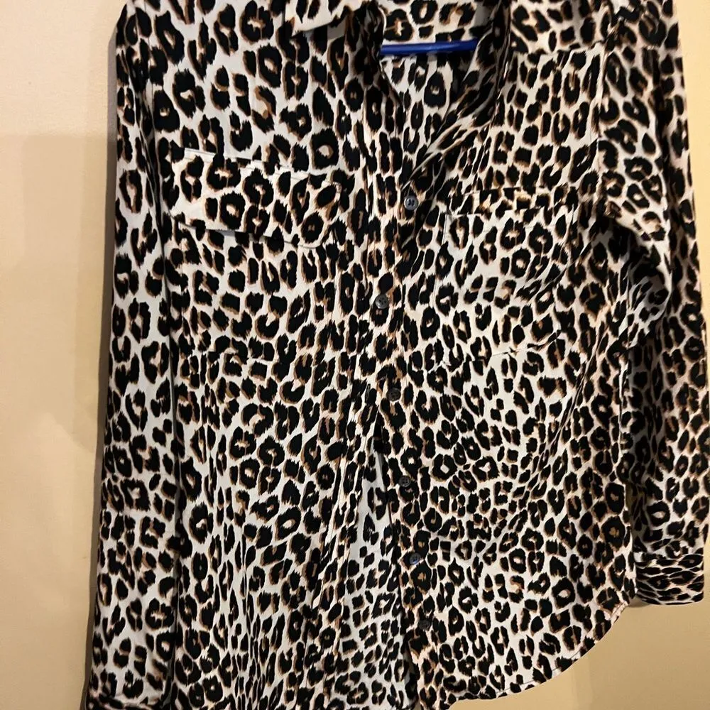 Equipment animal print button down xs - Image 4