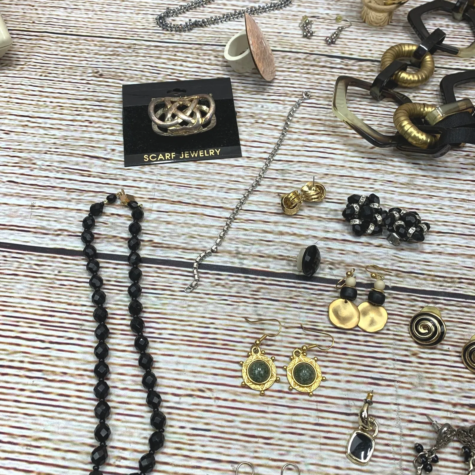 Vintage Costume Jewelry Necklace Earrings Brooch Bracelet Pins‎ Estate Lot Gold - Image 3