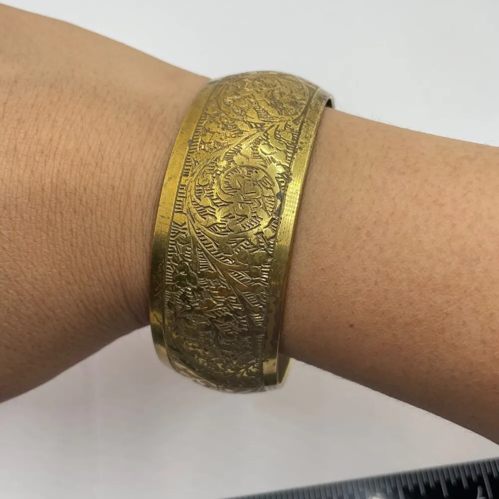 Vintage Unbranded Ornate Leaf Engraved Brass Bangle | Boho Maximalist - Image 2