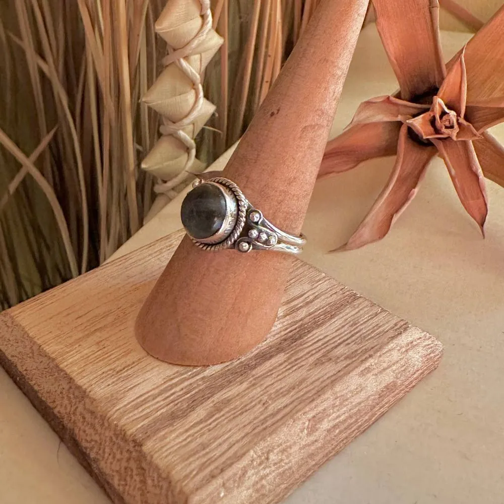 Natural Blue Labradorite Madagascar Sterling Silver Ring Size 8 - Image 3