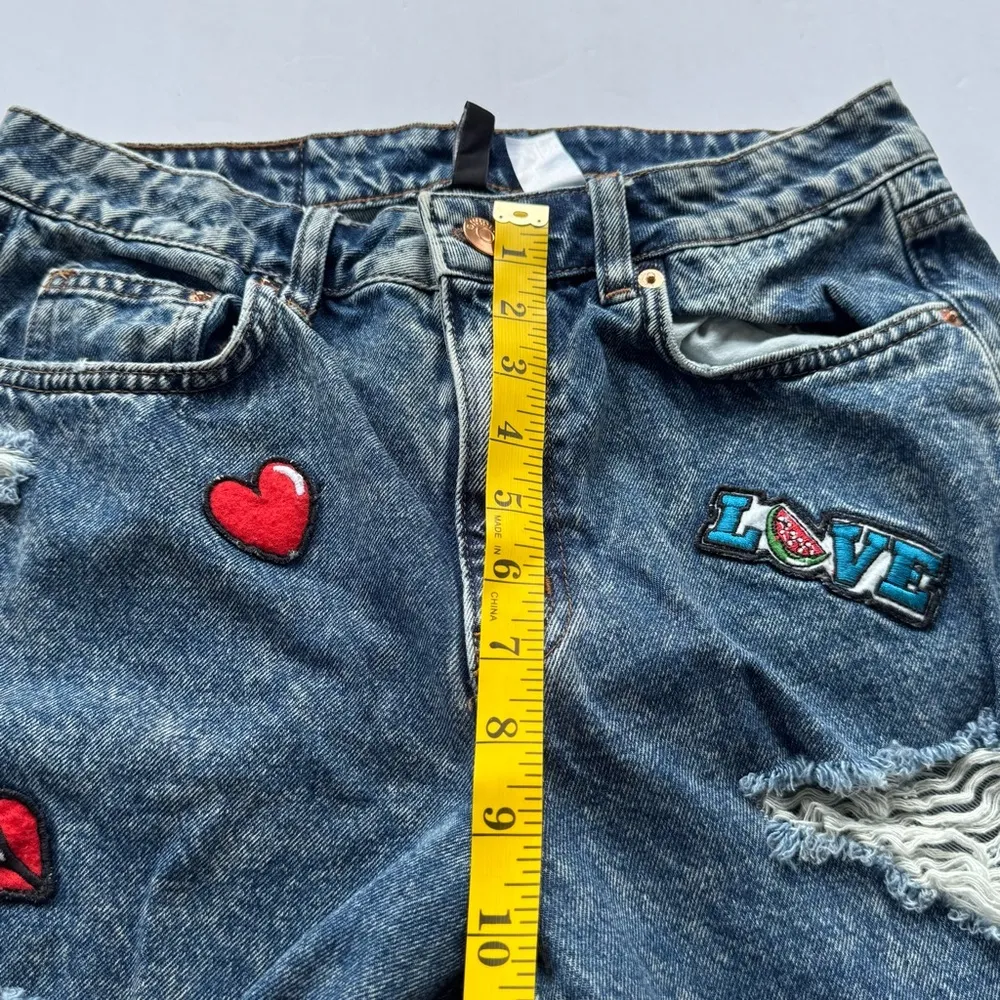 H&M Divided patchwork 
Trendy Distressed Blue Jeans with Patches Sz 8 - Image 6