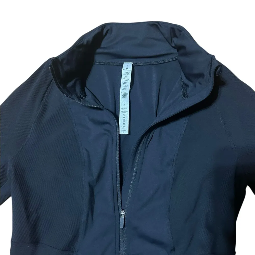 Lululemon Far and Free Jacket Black Size 8 Athleisure Activewear - Image 4