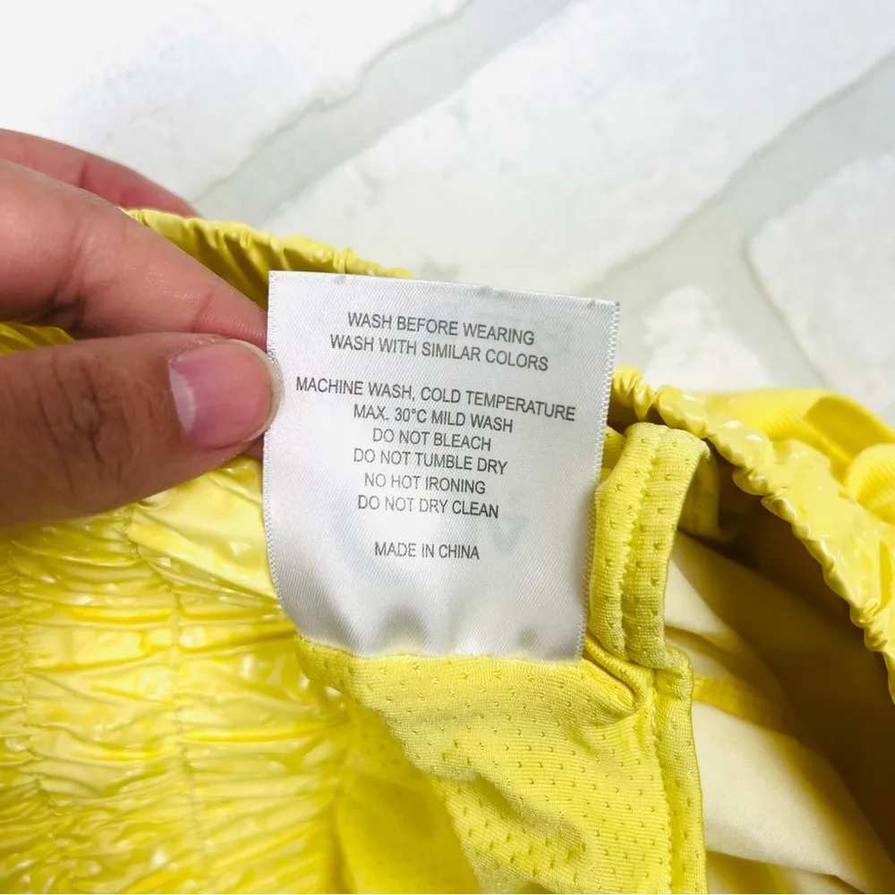 Zyia Active Lemon Bubbles Hi Rise Bomber Shorts, Size Large Like New! - Image 9