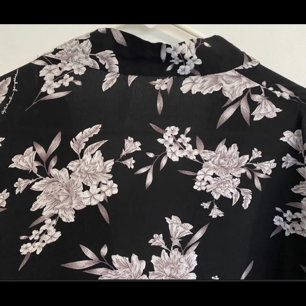 Spiritual Gangster Women’s Maya Kimono Wrap - Image 12