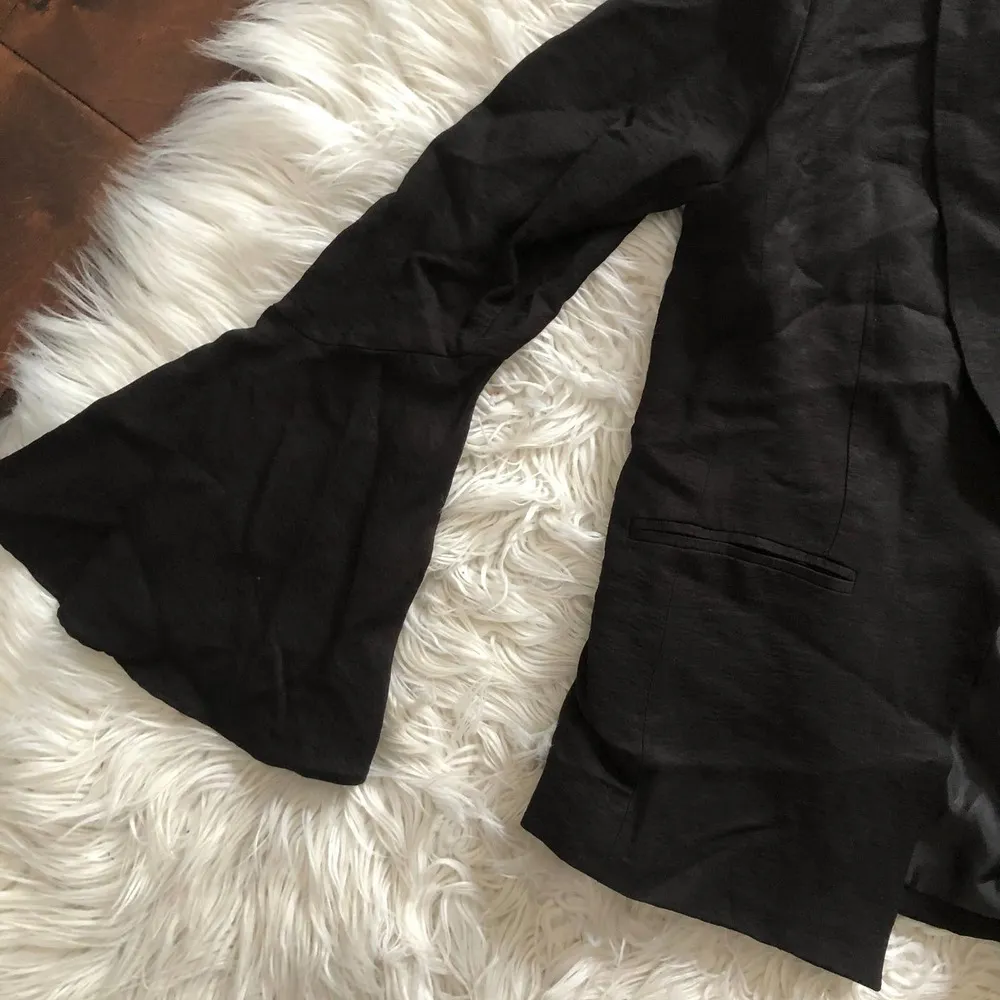 nwt lauren conrad black blazer size 4 - Image 4