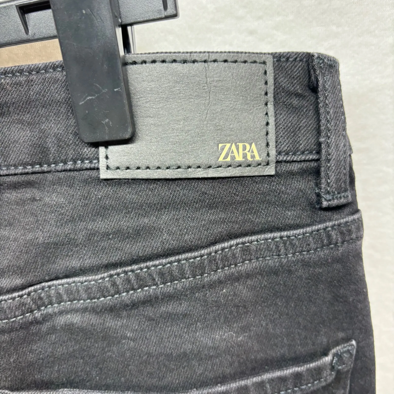 ZARA  Women Black Cropped Flare Jeans Raw Hem Distressed Size 8 - Image 7