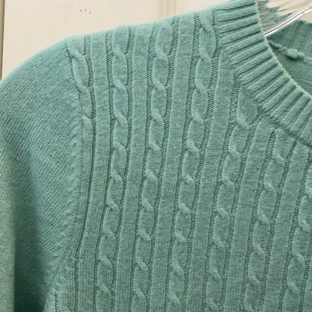 FINAL MARKDOWN Designers originals cable front sweater petite medium Size undefined - Image 2