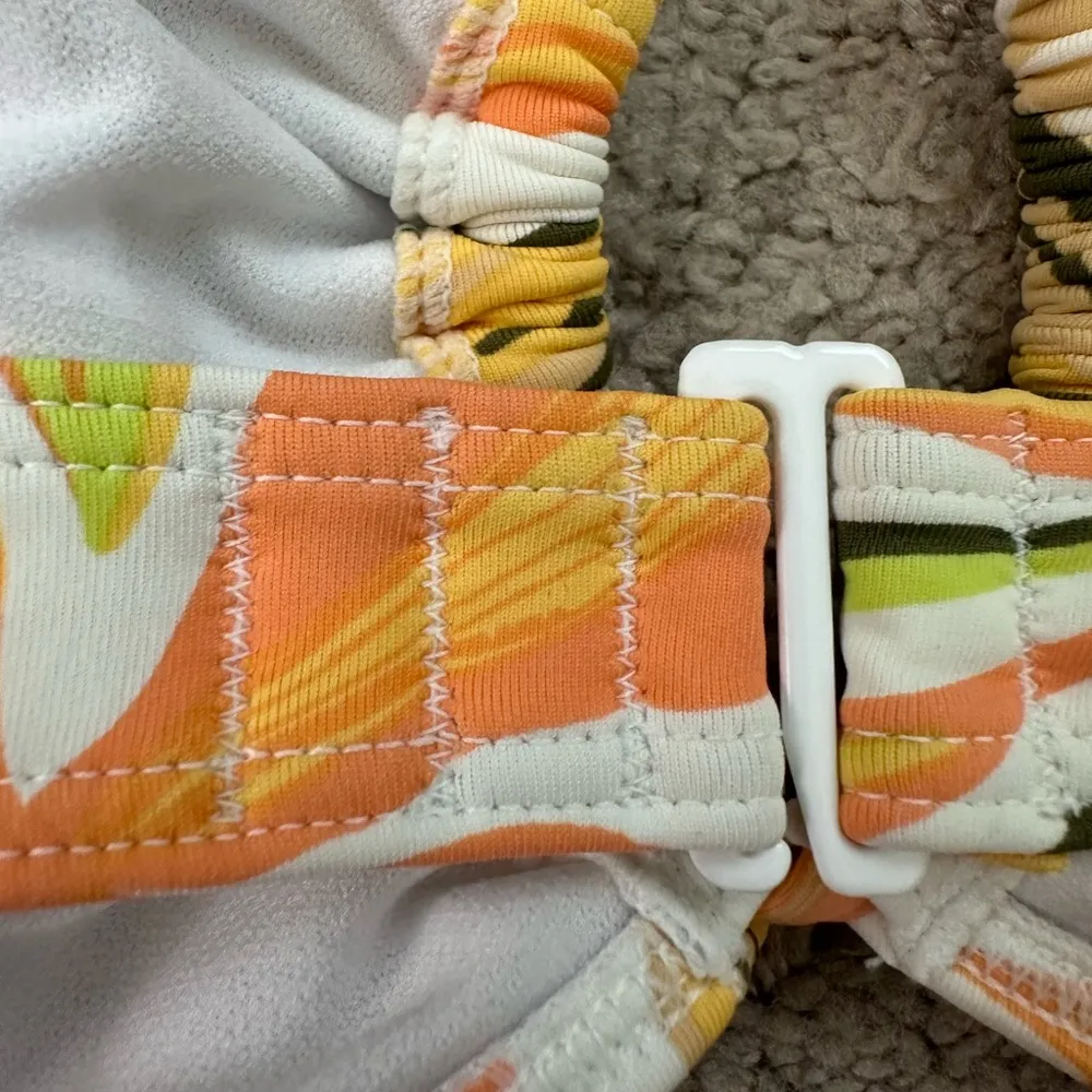 NWT Roxy Pt Beach Classics Floral-Print Halter Bikini Top L - Image 5