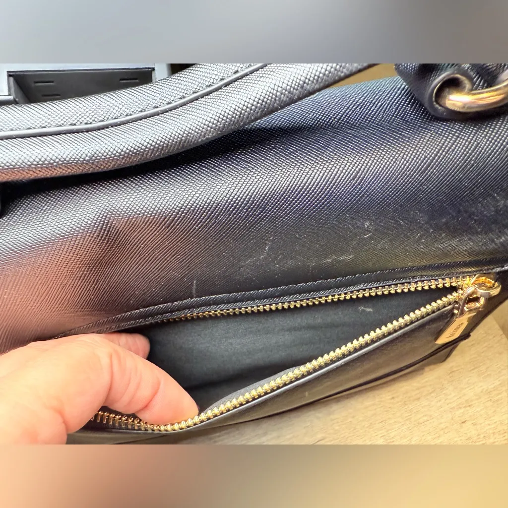 Trina Turk  Elegant Black Shoulder Bag - Image 5