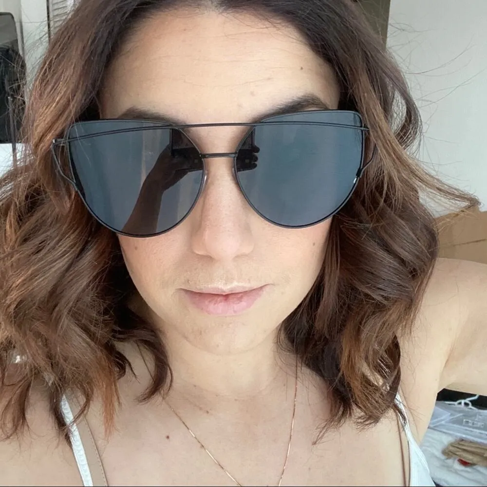 Black on Black Oversized Wire Frame Sunglasses - Image 2