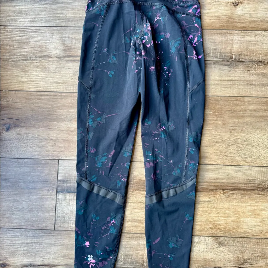 Sweaty Betty Zero Gravity Leggings | XS | Like New | Subtle Floral | Black - Image 10