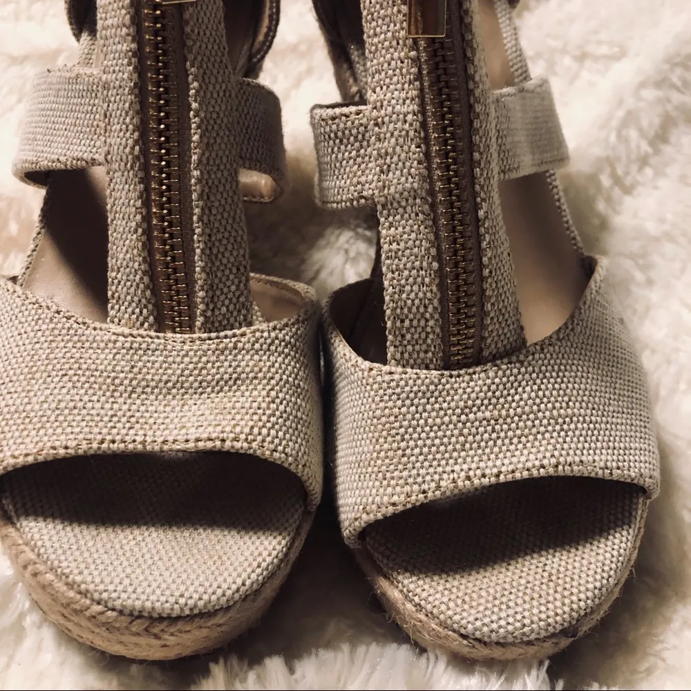A New Day Beautiful wedges! Size 6 Tan - Image 8