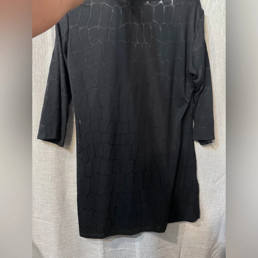 J Valdi Black Swim Cover or Tunic Size Large Long Sleeve Cutout Detail - Image 4