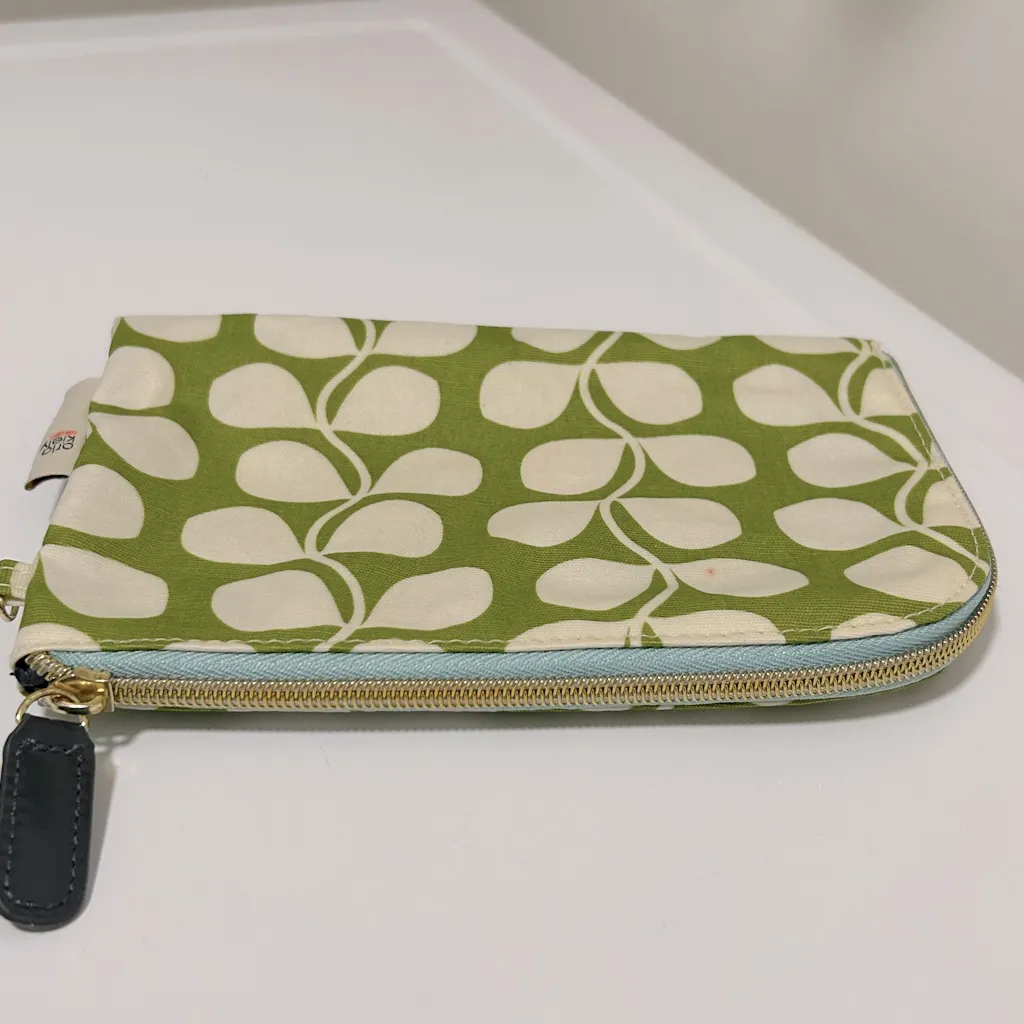 Orla Kiely Cosmetic Case Green Cream - Image 5