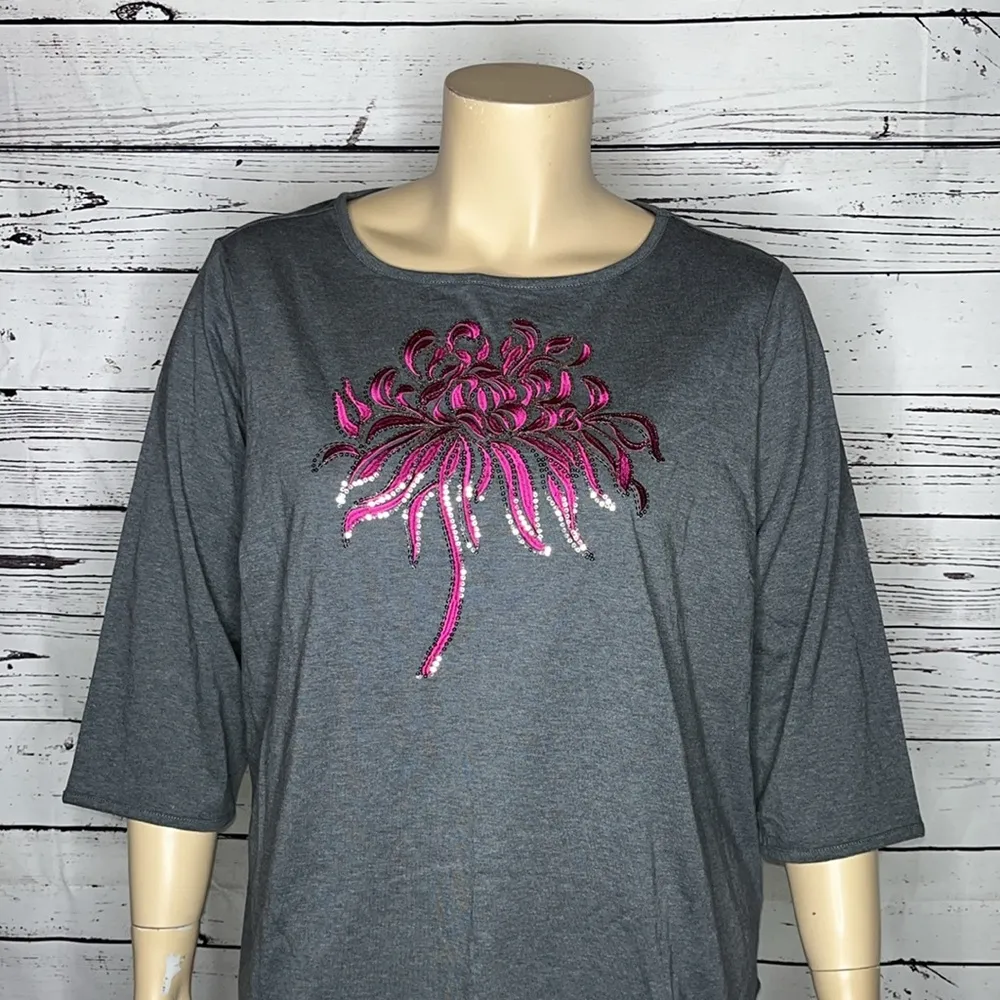 Bob Mackie Wearable Art NWT Size 2X Gray - Sequin Floral Embroidered Knit Top - Image 2