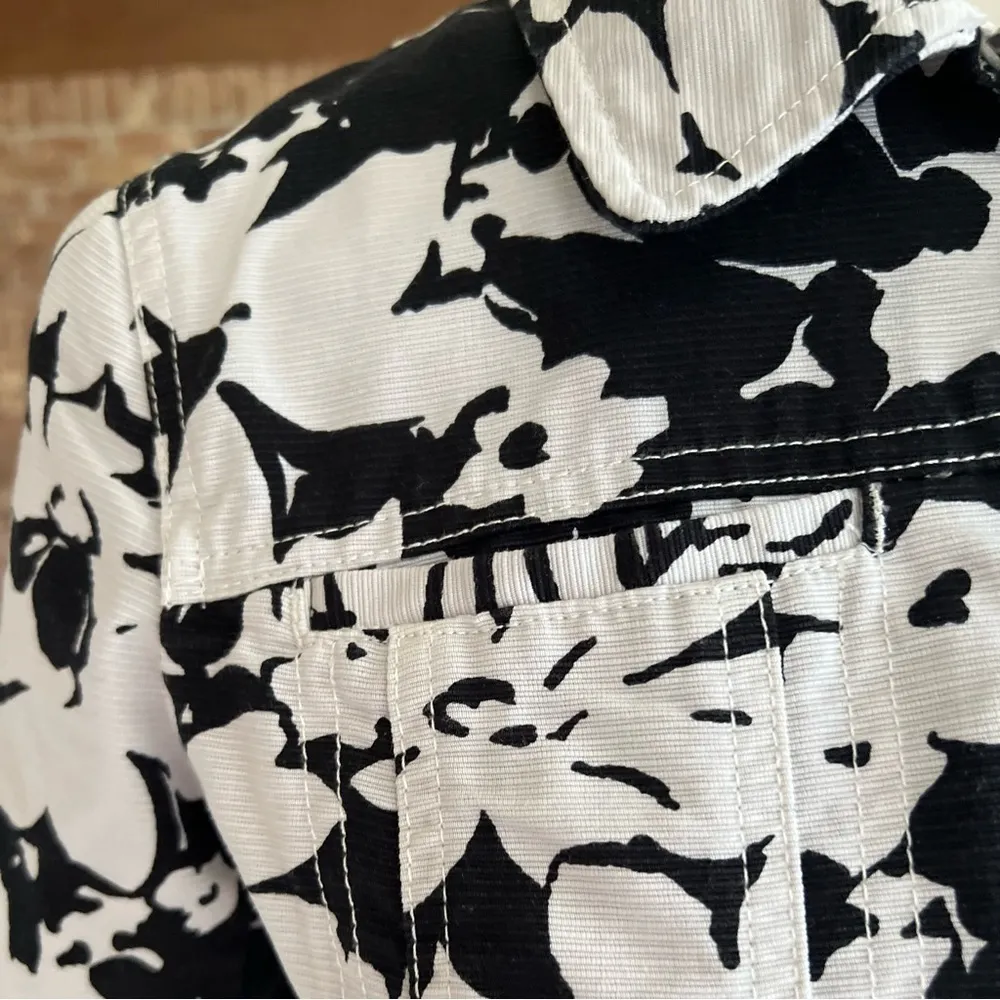 Jones New York Jacket Denim Floral Black White SP Lunch Brunch Date Office Chic - Image 4