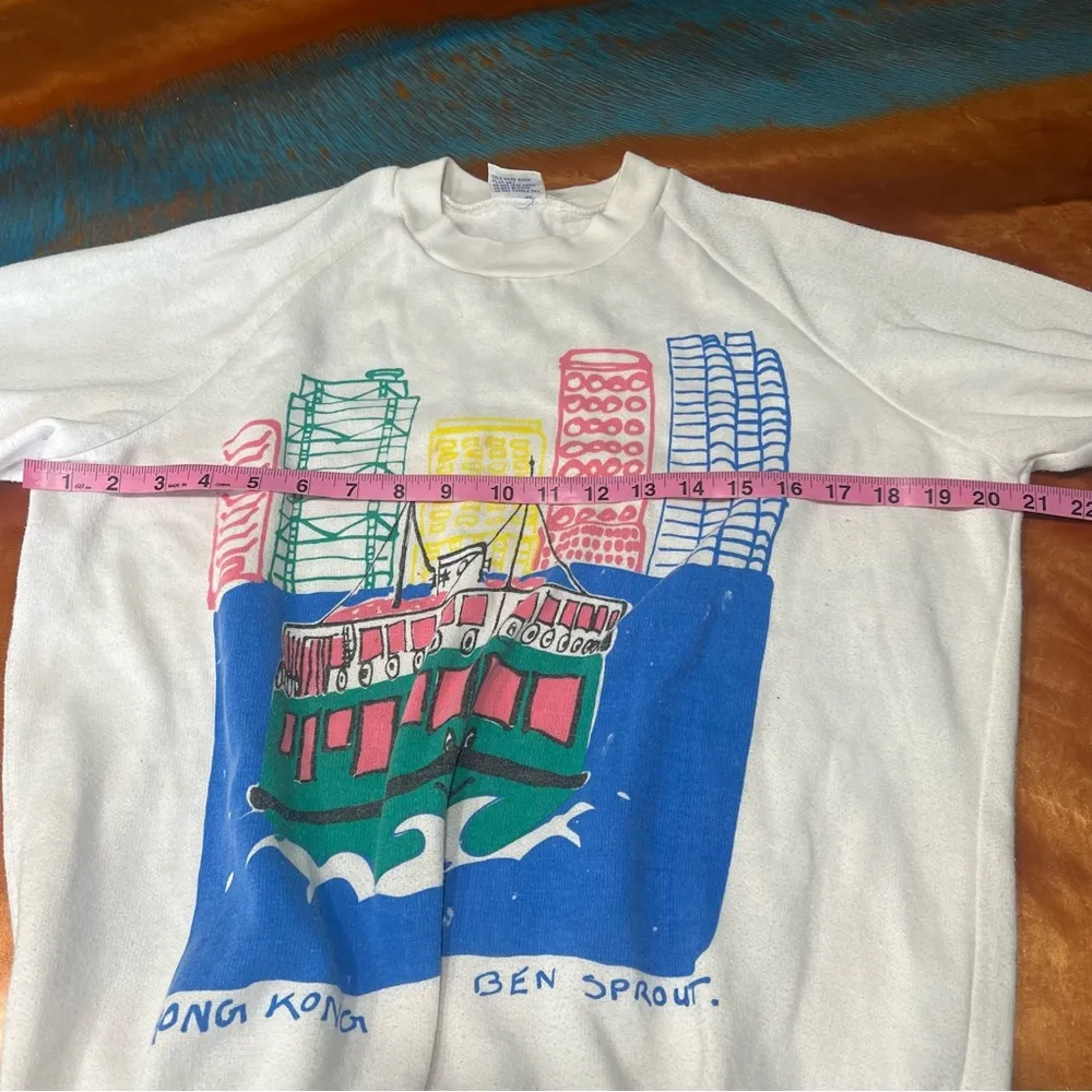 Vintage Ben Sprout Hong Kong CityScape Water Ferry Travel Sweatshirt white blue Size M - Image 12