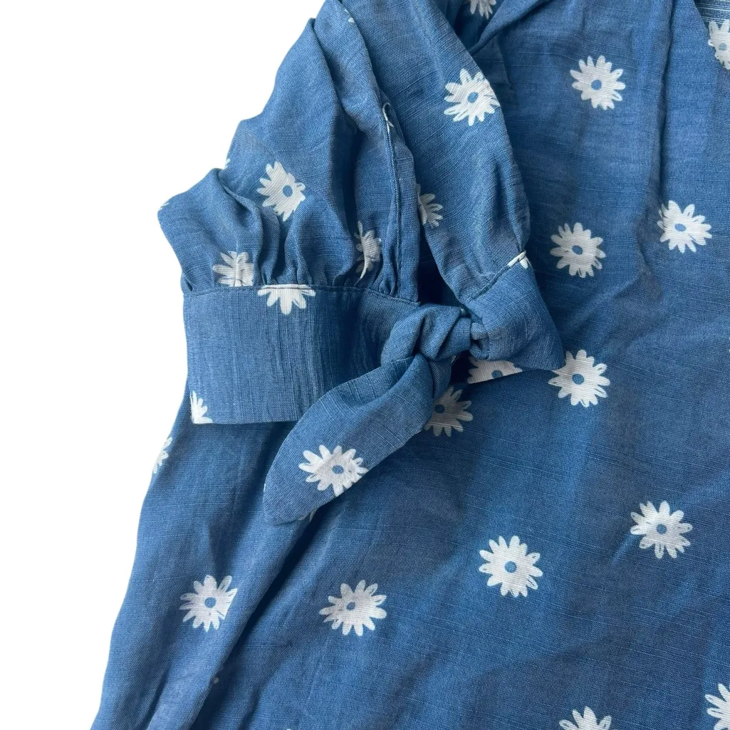 LC Lauren Conrad Denim Blue Daisy Top - Image 3
