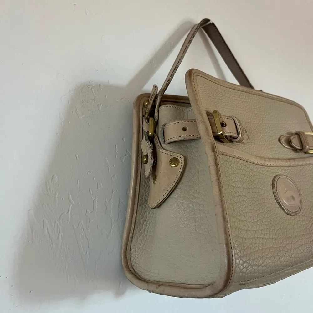 Vintage Dooney & Bourke Cream and Tan Bag with Crossbody Strap - Image 4