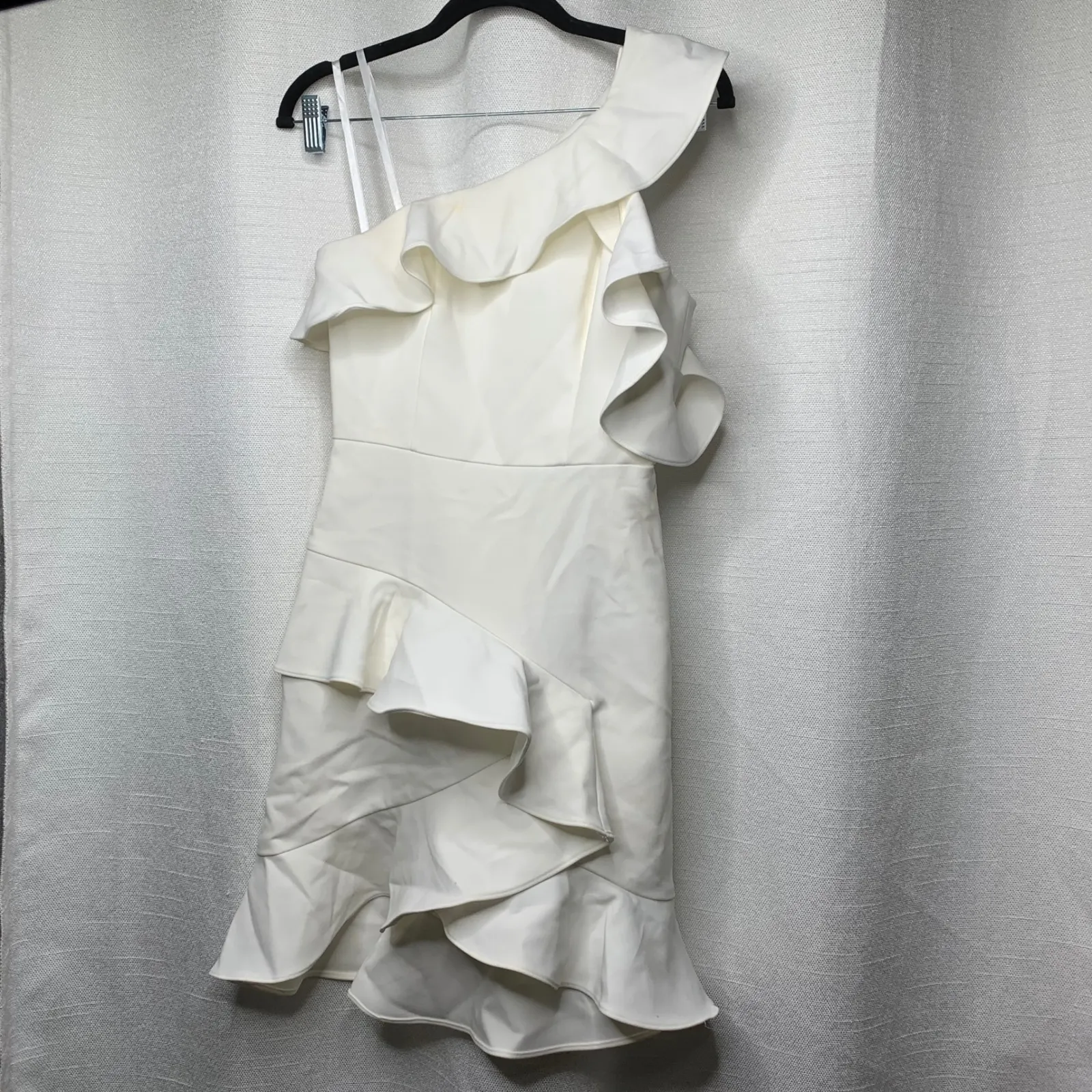 BCBGMAXAZRIA‎ off white ruffle mini dress sz 0 bridal rehearsal party graduation - Image 3