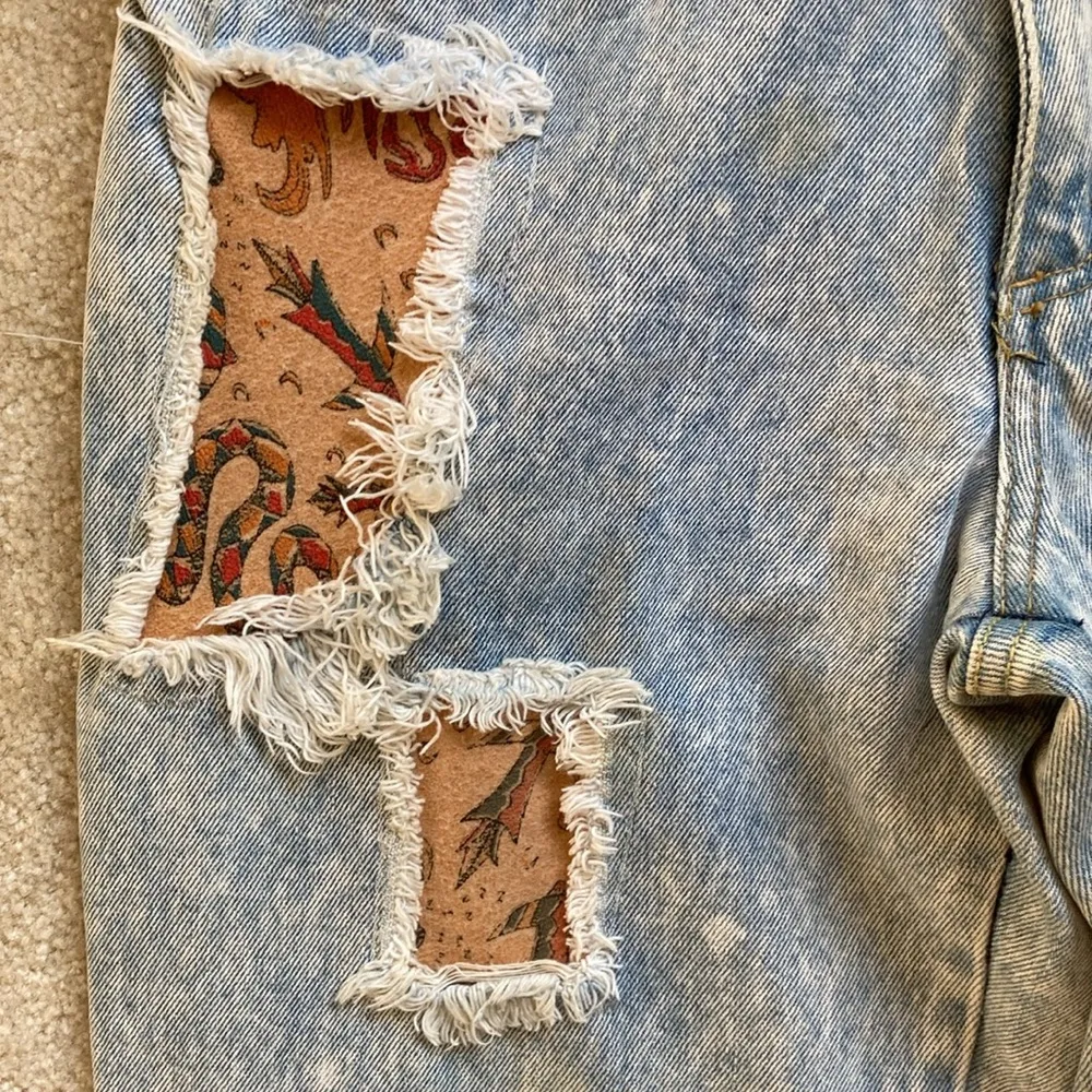 Southwestern Style High Waisted Distressed Jeans Patchwork Women Size 2 Vintage Blue - Image 4