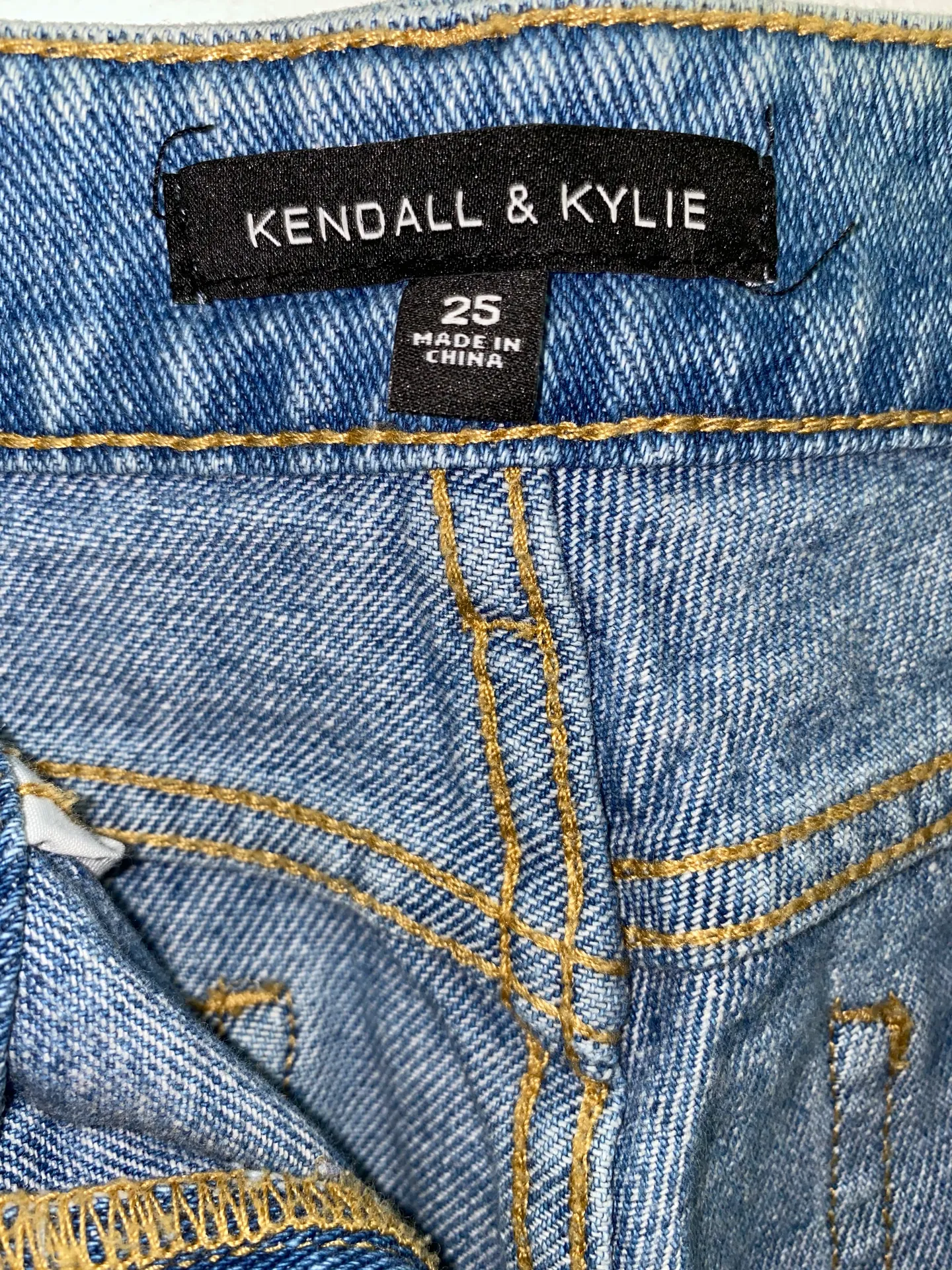 Kendall + Kylie Cropped Jeans - Image 4