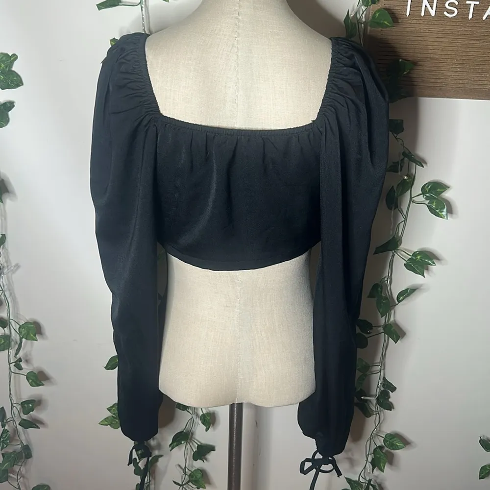 Cashmere & Champage Puff Long Sleeve Crop Top Black Size M - Image 5