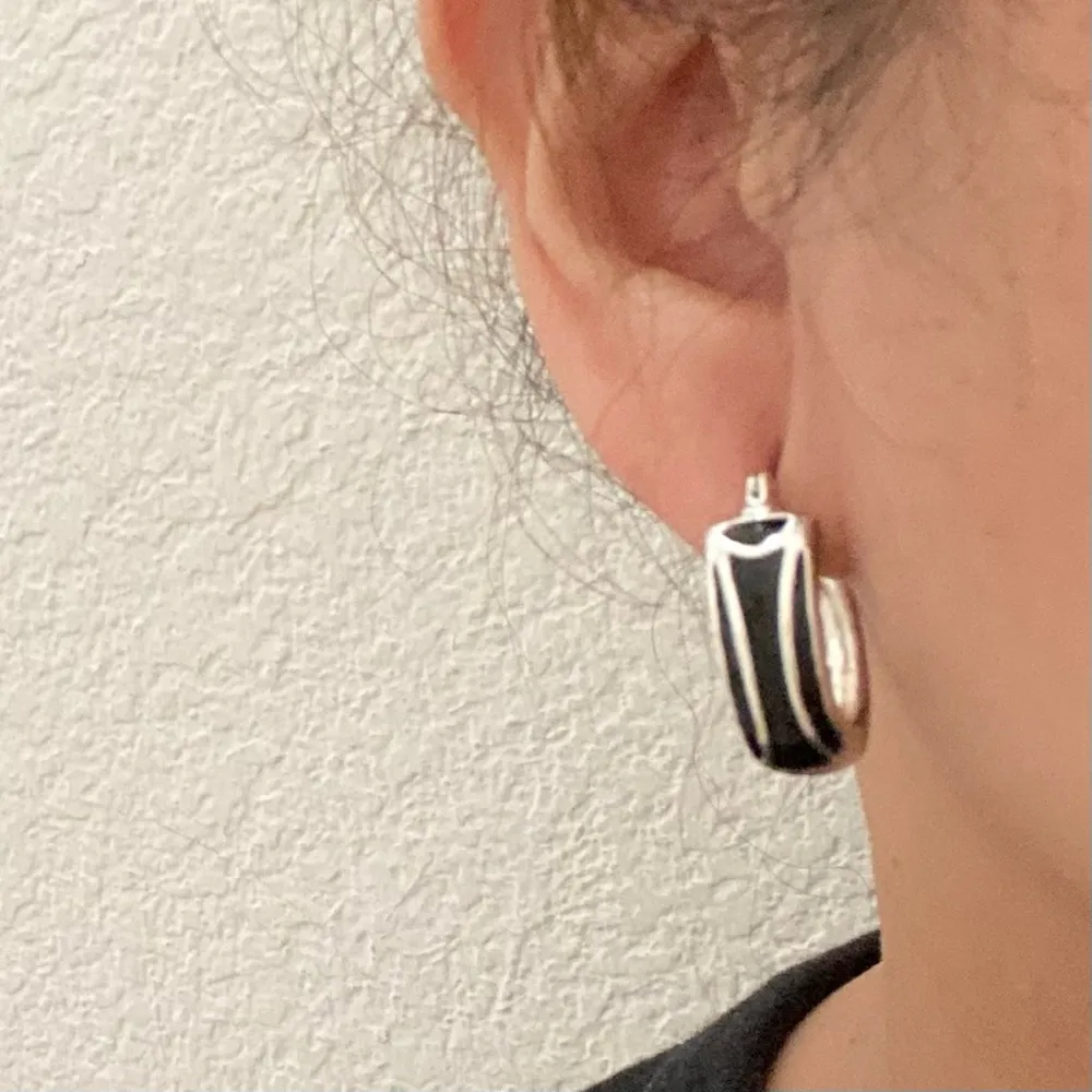 Vintage MONET Signed Black Enamel Silver-tone Hoop Earrings - Image 3