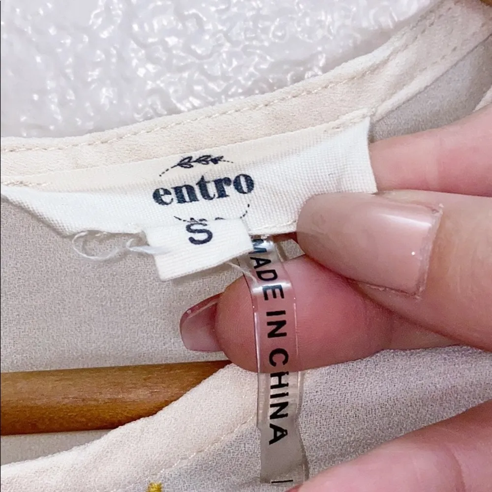 Entro White Cream Long Sleeve Floral Design Blouse - Image 3