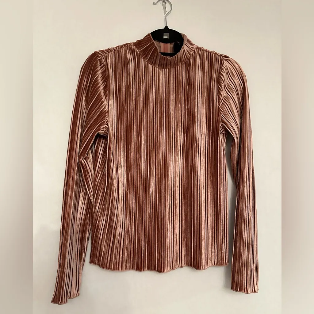 J.O.A. Los Angeles Revolve Pleated Mock Neck Velvet Top Baby Pink Size Small JOA - Image 9