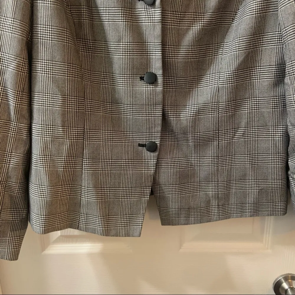Worthington  Grey/Black Plaid Button Front Blazer - Image 5
