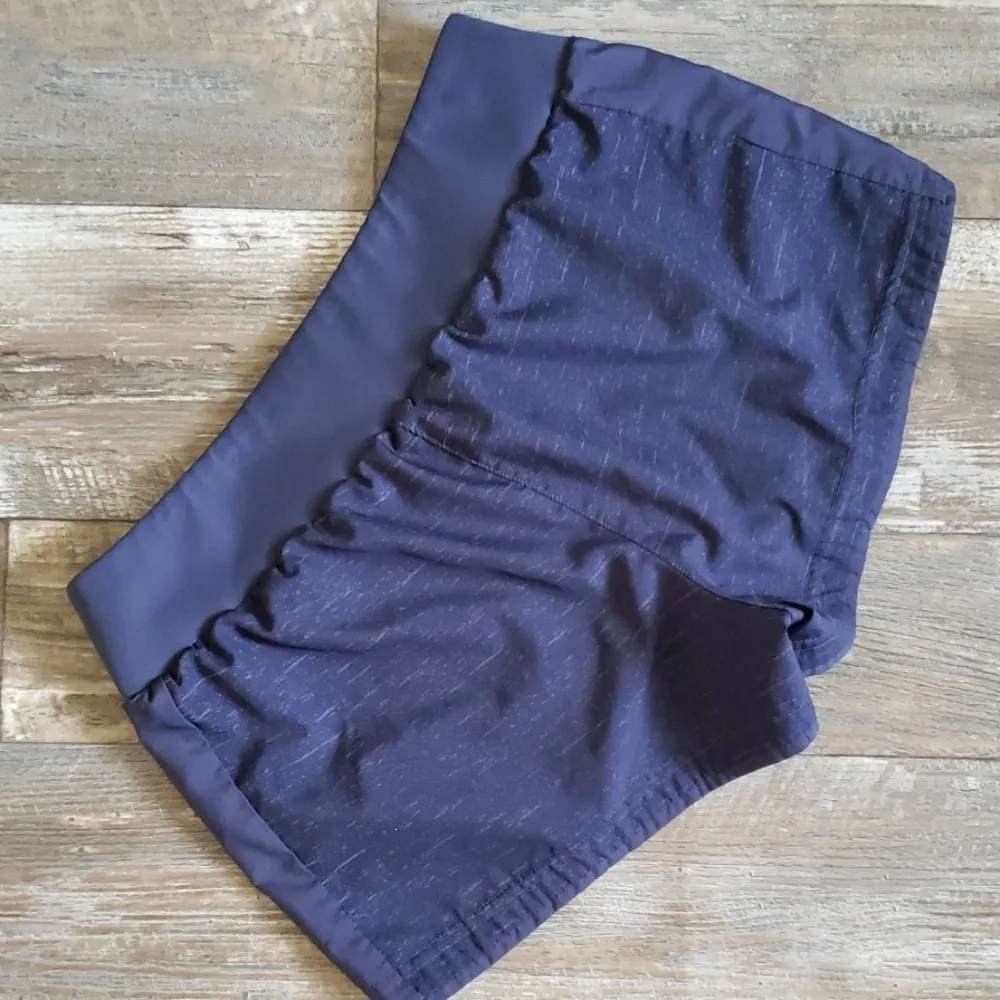 Adidas shorts size medium - Image 6