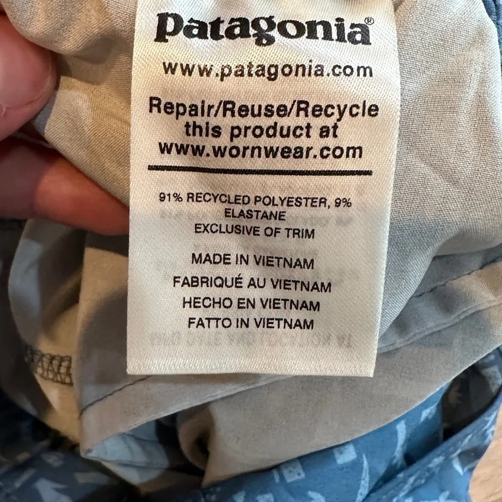 Patagonia Fleetwith athletic Dress blue pattern medium - Image 5