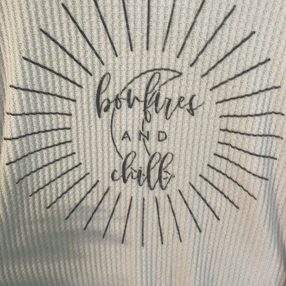 Judith March Waffle Knit Bonfires and Chill Graphic Tunic Top Womens S Cream - Image 2